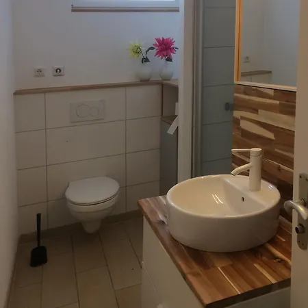 Moderne Studiowohnung In Mit Kueche Und Innenhof Apartman Coburg