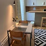 Moderne Studiowohnung In Mit Kueche Und Innenhof Апартаменты *