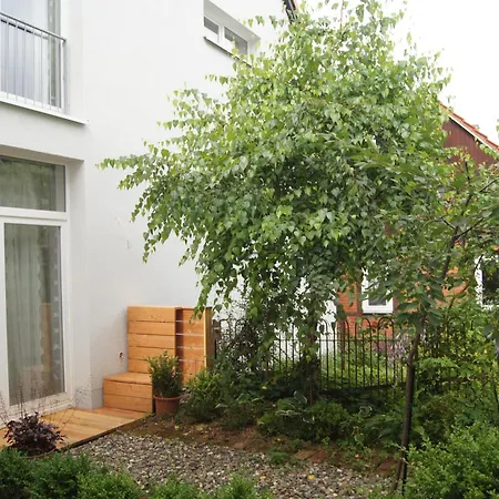 Moderne Studiowohnung In Mit Kueche Und Innenhof Coburg